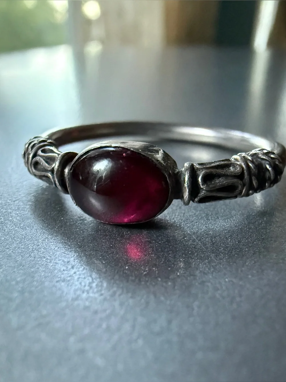 Vintage 925 Sterling Silver Garnet Cabochon Ring Size 9